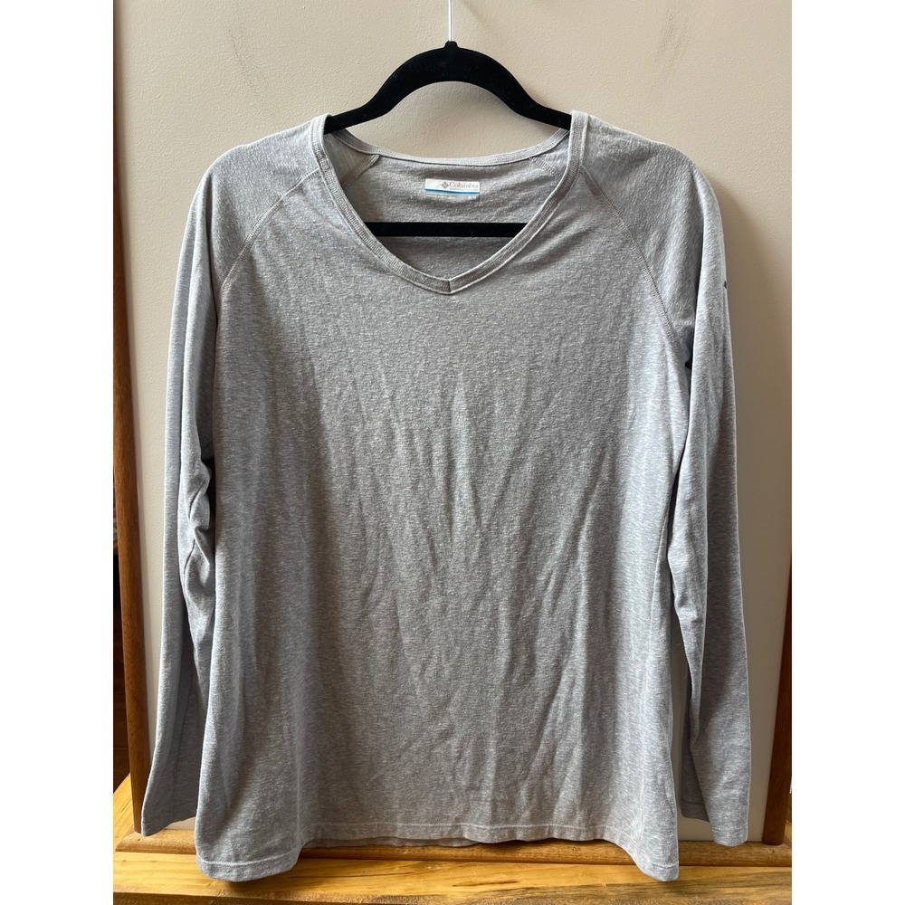 Columbia V-Neck Top Womens Medium Gray Long Sleeve Raglan Activewear layer